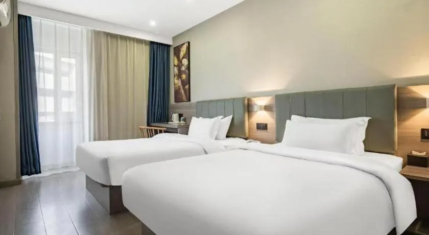 Bed in 7 Days Inn Tianjin Railway Station