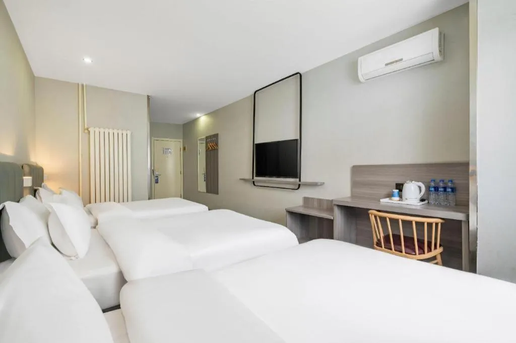 Bed in 7 Days Inn Tianjin Railway Station