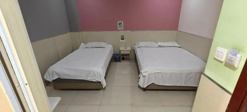 Bed in 7 Days Inn Tianjin Railway Station