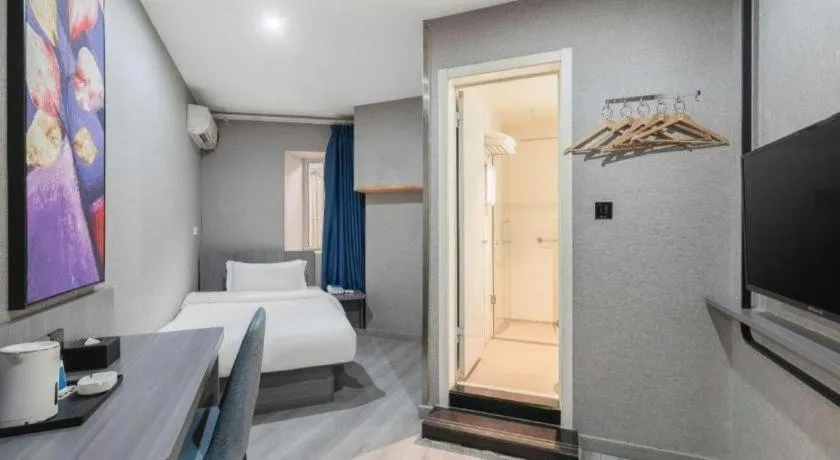 Bed in 7 Days Inn Tianjin Railway Station