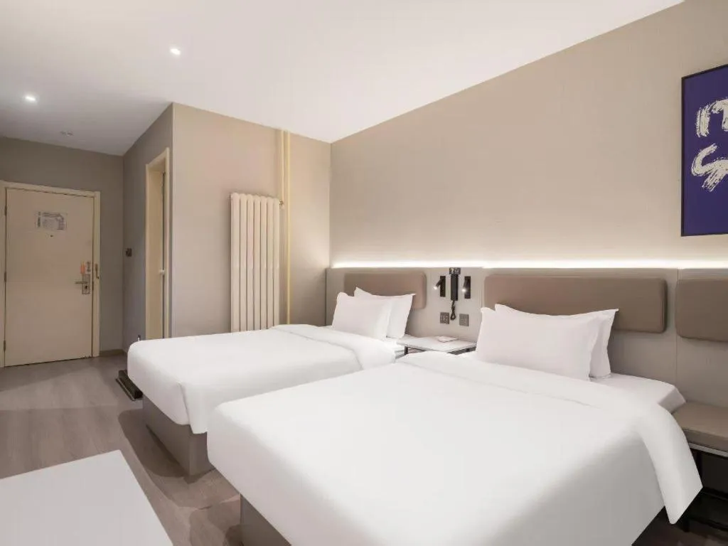 Bed in 7 Days Inn Tianjin Railway Station