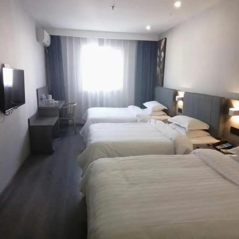 Bed in 7 Days Inn Tianjin Railway Station