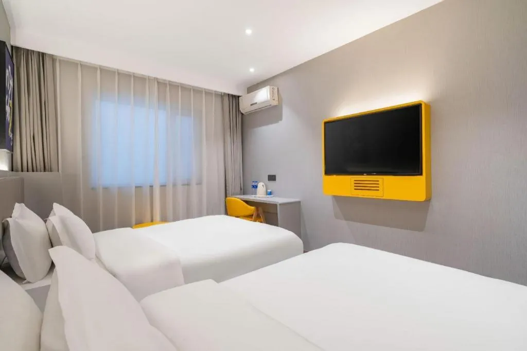 Bed in 7 Days Inn Tianjin Railway Station