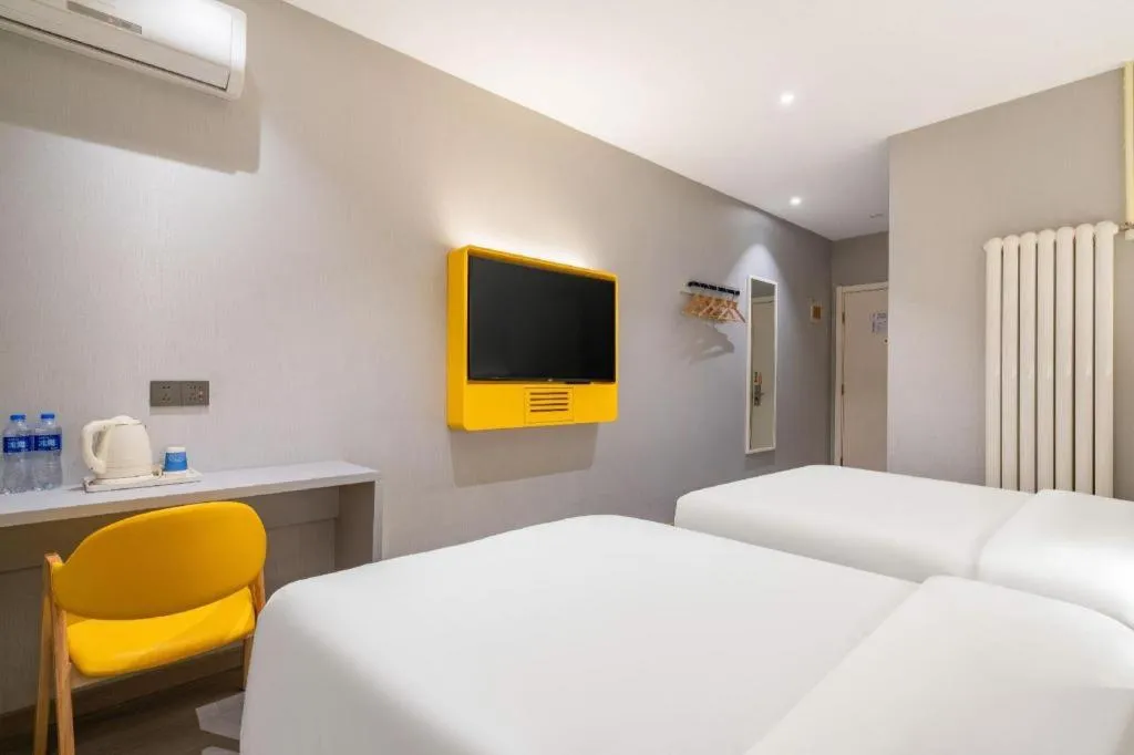 Bed in 7 Days Inn Tianjin Railway Station