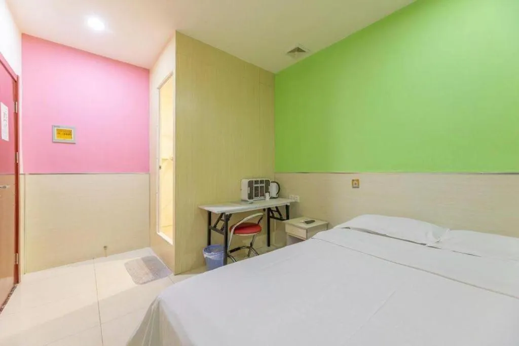 Bed in 7 Days Inn Tianjin Railway Station