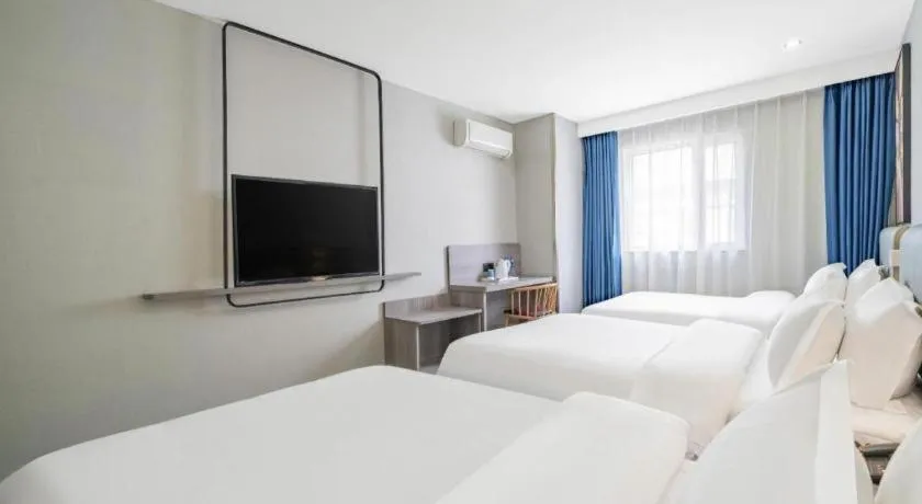 Bed in 7 Days Inn Tianjin Railway Station