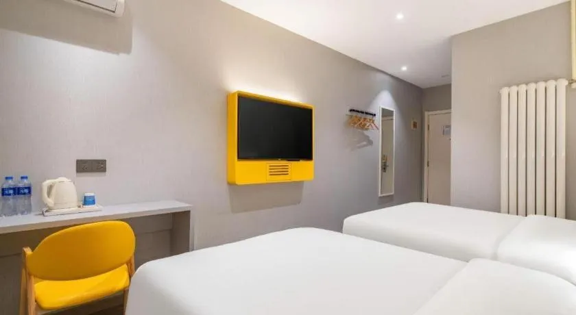 Bed in 7 Days Inn Tianjin Railway Station