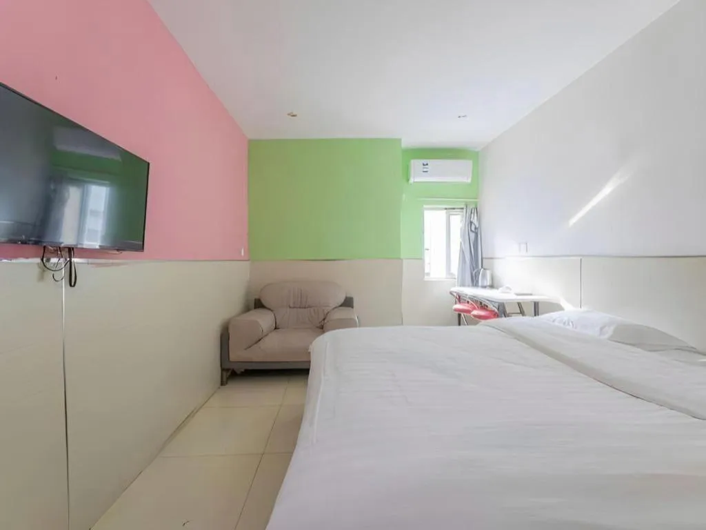 Bed in 7 Days Inn Tianjin Railway Station