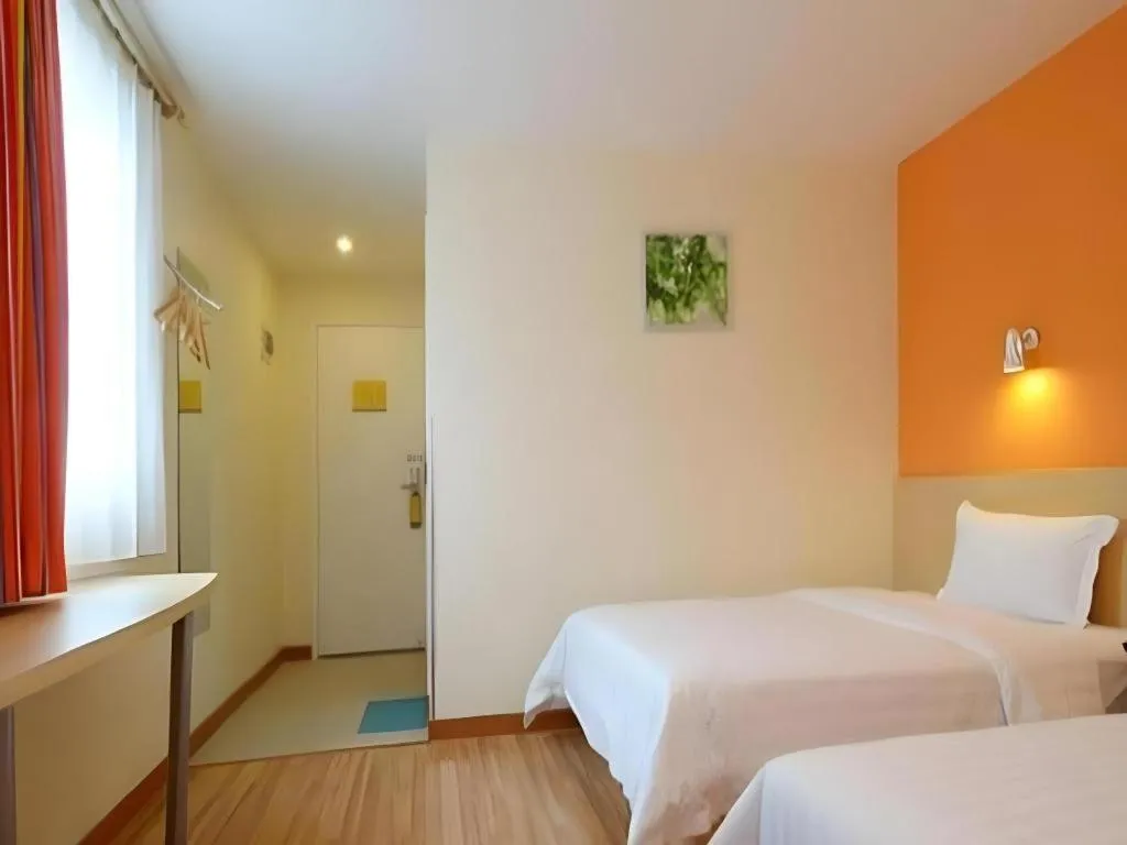 Bed in 7 Days Inn Zhuzhou Changjiang Square