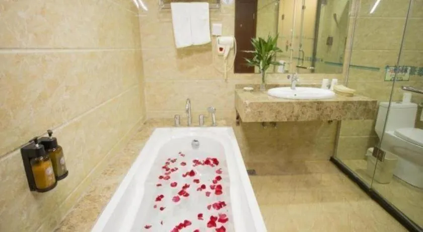 GreenTree Inn Anhui Fuyang Funan East Huaihe Road Express Hotel