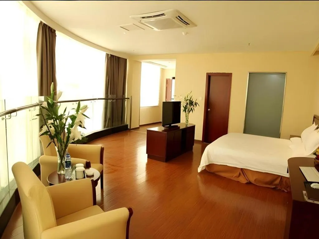 Bed in GreenTree Inn Anhui Fuyang Funan East Huaihe Road Express Hotel