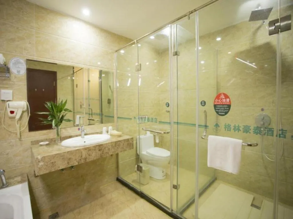 GreenTree Inn Anhui Fuyang Funan East Huaihe Road Express Hotel