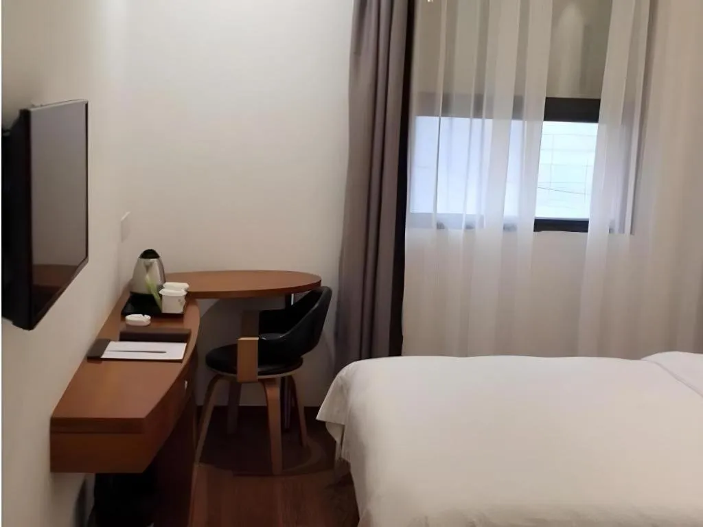 Bed in Vatica Shanghai Jiading District Anting Metro Station Moyu Road Hotel