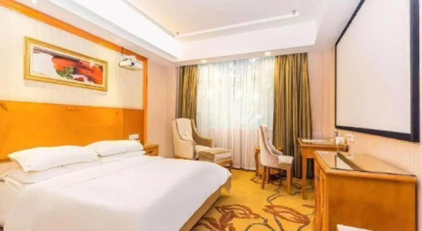 Bed in Vienna Hotel Guangzhou Luochongwei Bus Station Branch
