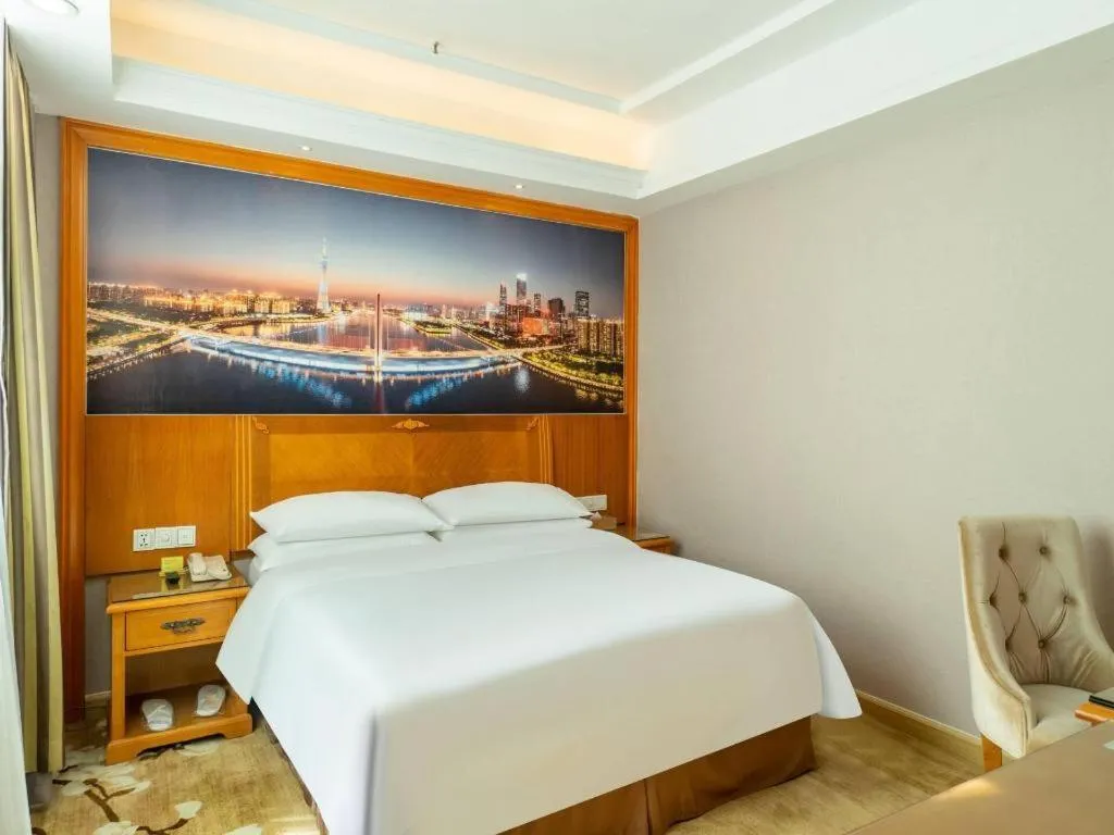 Bed in Vienna Hotel Guangzhou Luochongwei Bus Station Branch