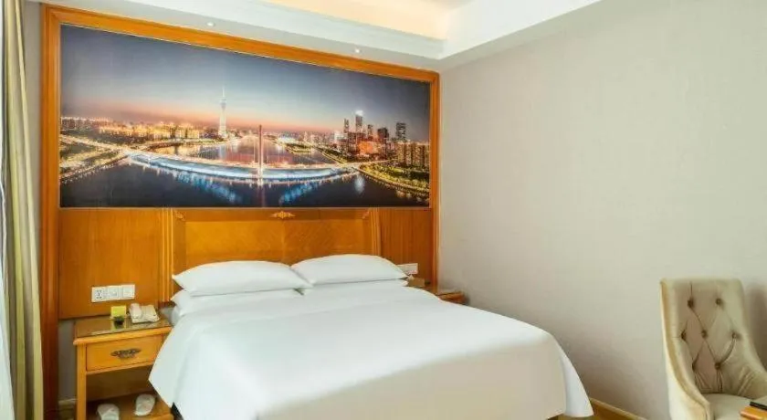 Bed in Vienna Hotel Guangzhou Luochongwei Bus Station Branch