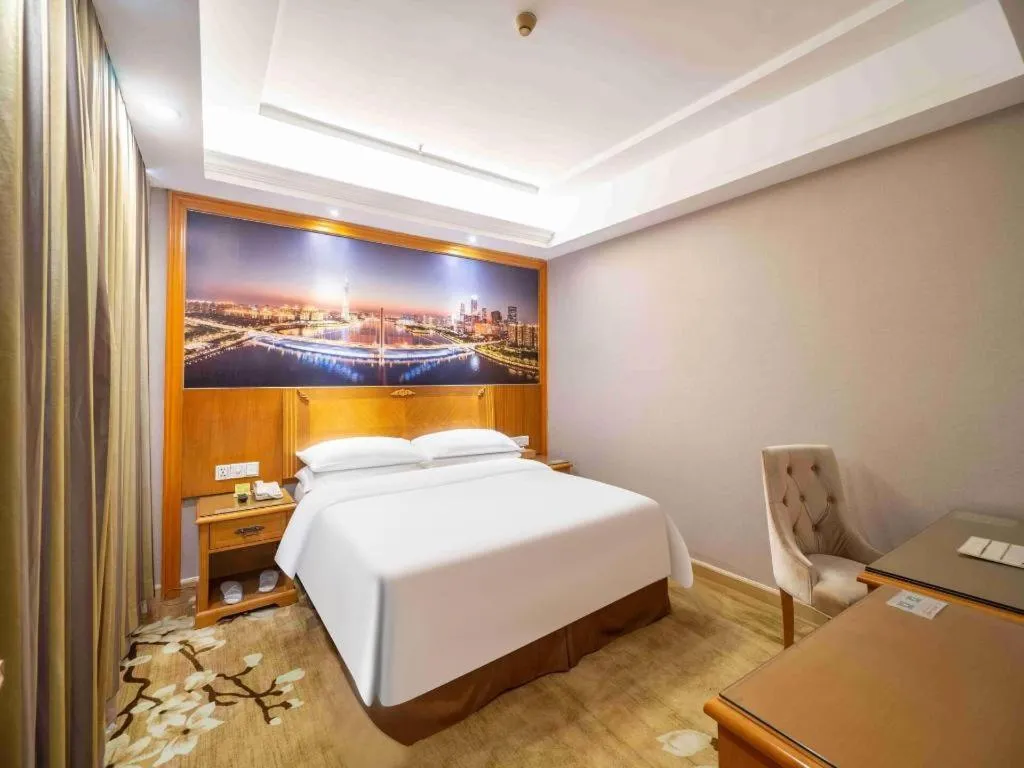 Bed in Vienna Hotel Guangzhou Luochongwei Bus Station Branch