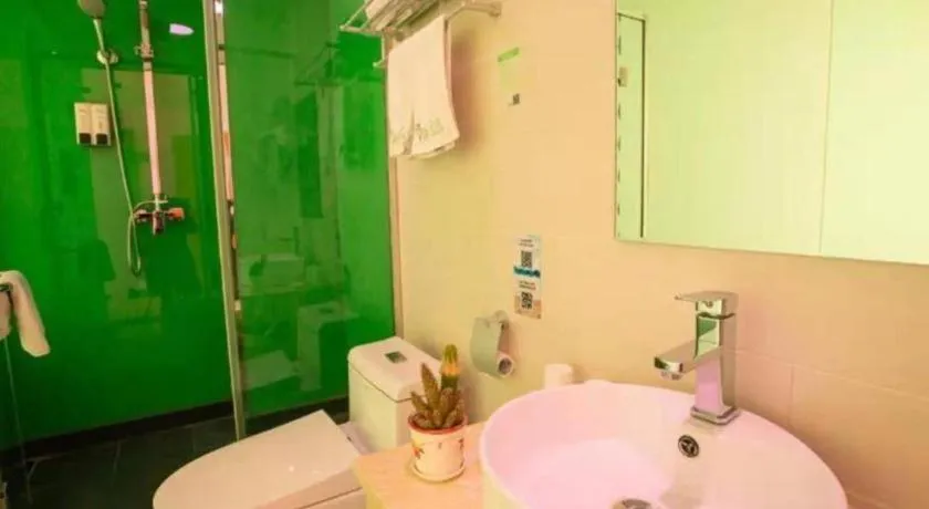 Vatica Tianjin Jinghai Bus Station Home World Plaza Hotel