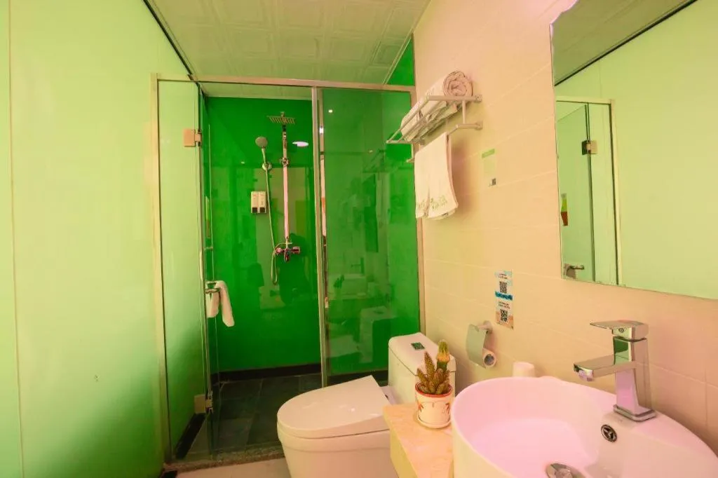 Vatica Tianjin Jinghai Bus Station Home World Plaza Hotel