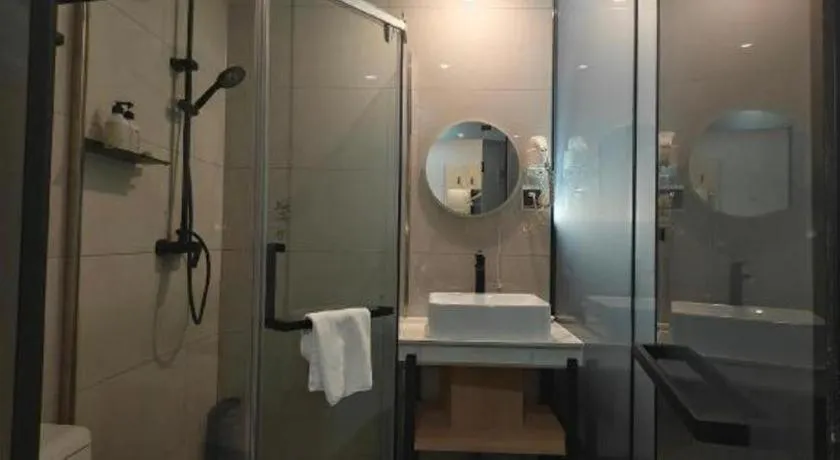 Vatica Tianjin Jinghai Bus Station Home World Plaza Hotel