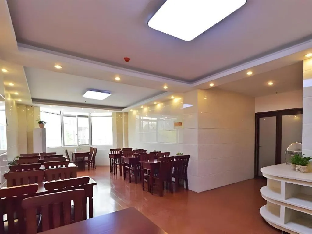 GreenTree Alliance Jiangsu Yangzhou Hanjiang Middle Road Libao Square Hotel