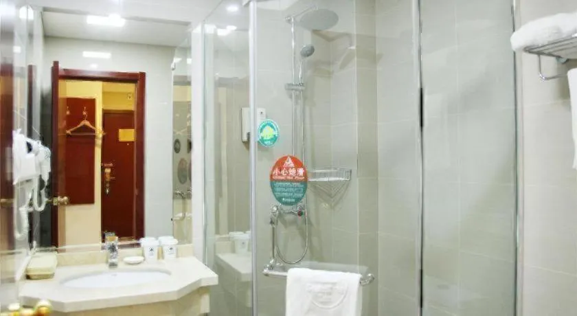 GreenTree Alliance Jiangsu Yangzhou Hanjiang Middle Road Libao Square Hotel