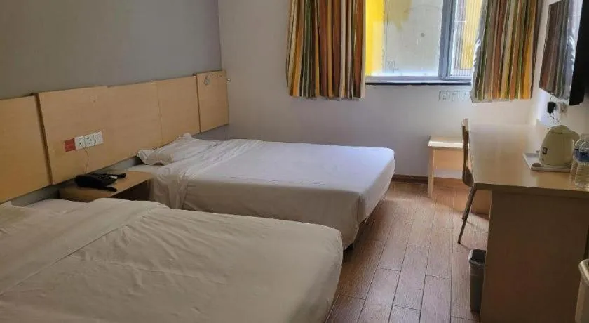Bed in 7 Days Inn Tianjin Ancient Cultural Street Jinshiqiao Metro Station