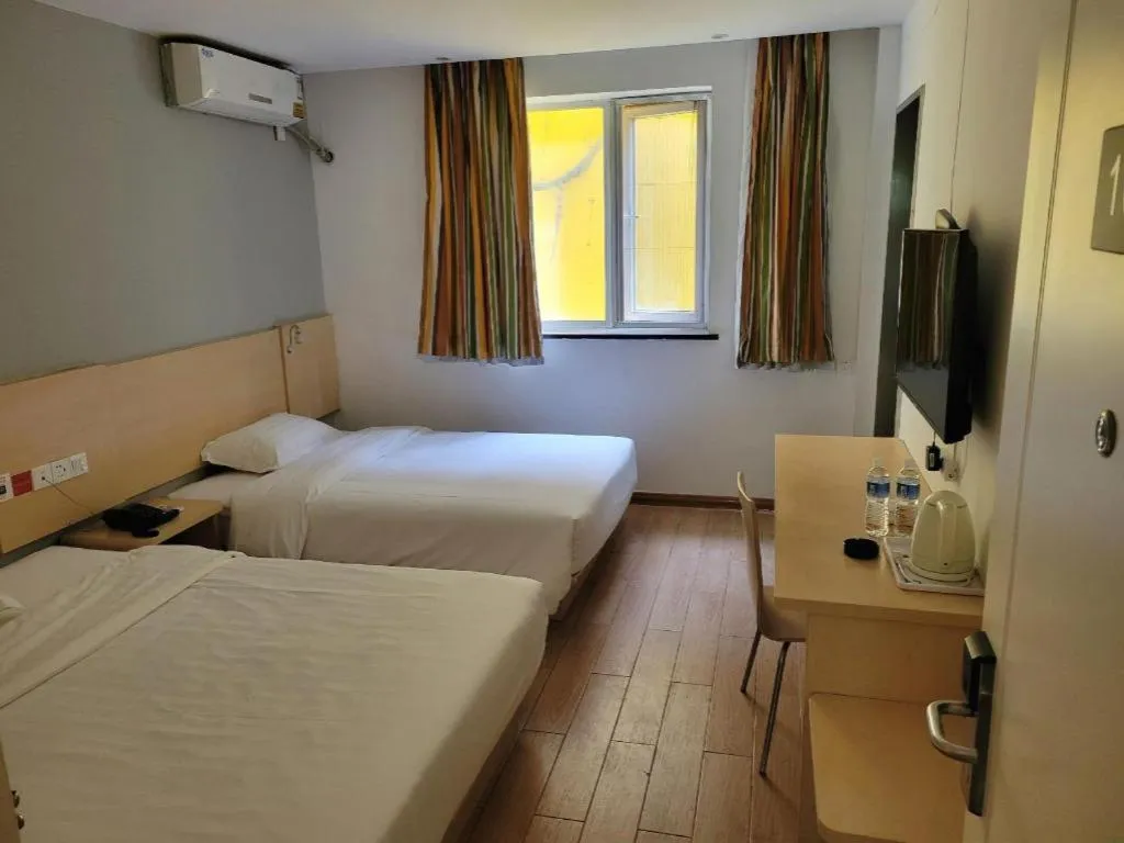 Bed in 7 Days Inn Tianjin Ancient Cultural Street Jinshiqiao Metro Station