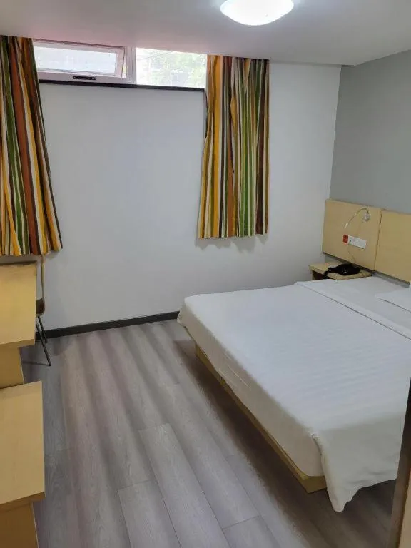 Bed in 7 Days Inn Tianjin Ancient Cultural Street Jinshiqiao Metro Station