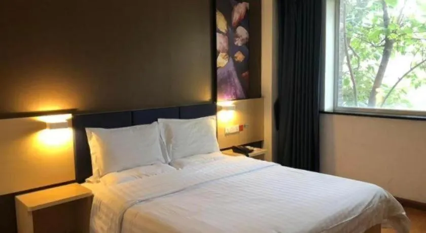 Bed in 7 Days Inn Tianjin Ancient Cultural Street Jinshiqiao Metro Station