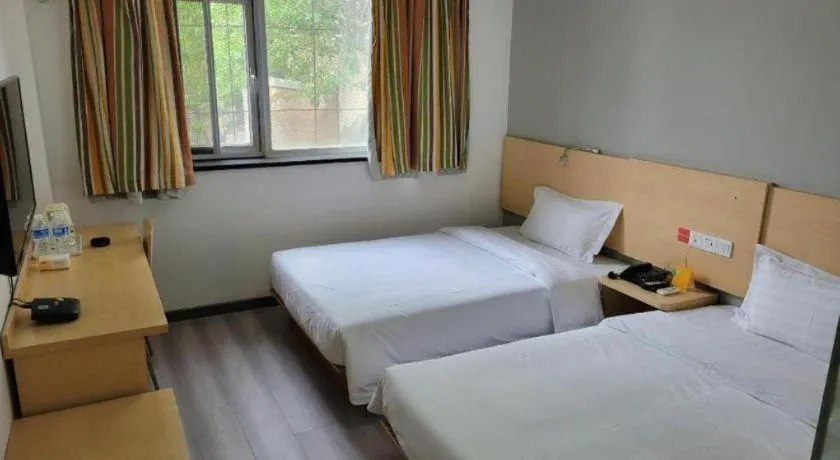 Bed in 7 Days Inn Tianjin Ancient Cultural Street Jinshiqiao Metro Station