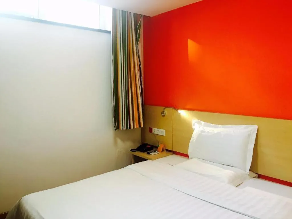 Bed in 7 Days Inn Tianjin Ancient Cultural Street Jinshiqiao Metro Station