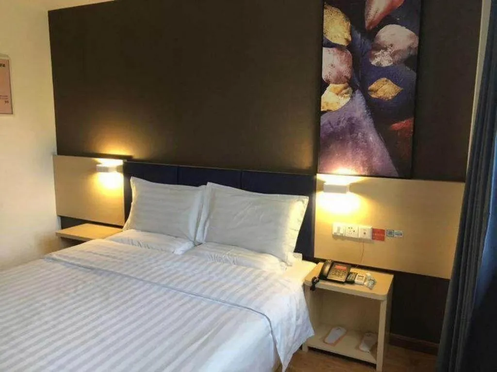 Bed in 7 Days Inn Tianjin Ancient Cultural Street Jinshiqiao Metro Station