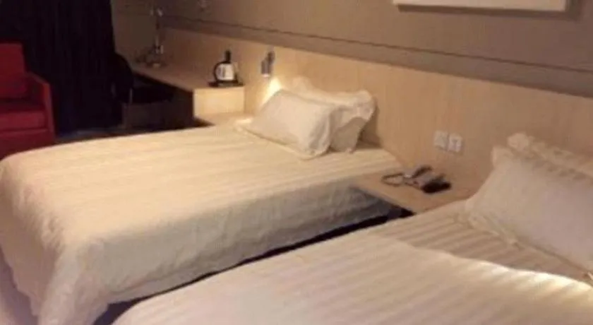 Bed in Jinjiang Inn Baotou Salaqi Railway Station