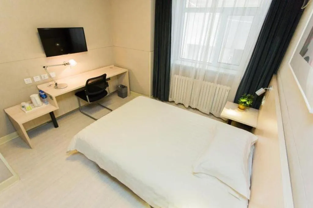 Bed in Jinjiang Inn Hohhot Dazhao Hospital Metro Station