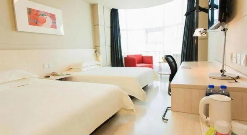 Bed in Jinjiang Inn Hohhot Dazhao Hospital Metro Station