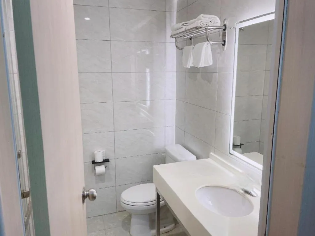 Magnotel Business Xuzhou Feng County Bus Station