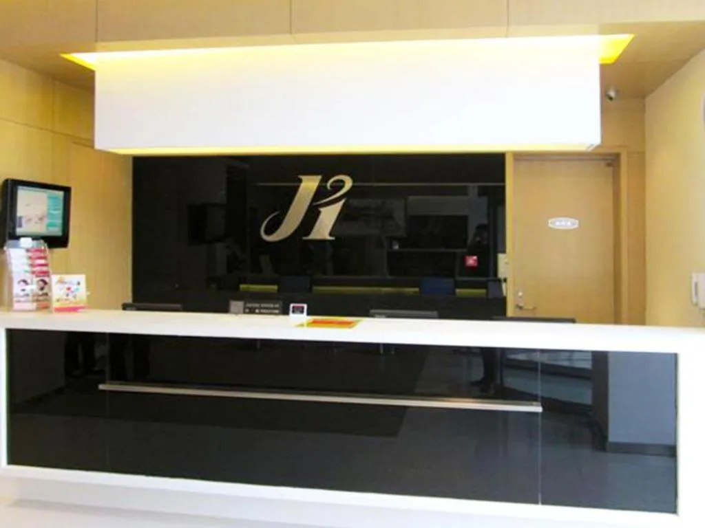 Magnotel Business Xuzhou Feng County Bus Station