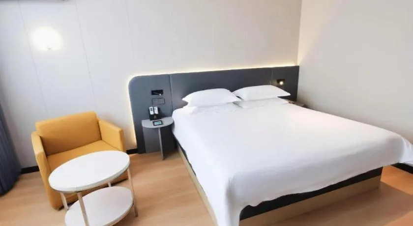 Bed in Jinjiang Inn Xuzhou Peixian Hancheng Road