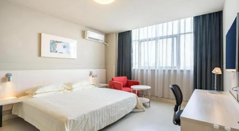 Bed in Jinjiang Inn Xuzhou Peixian Hancheng Road