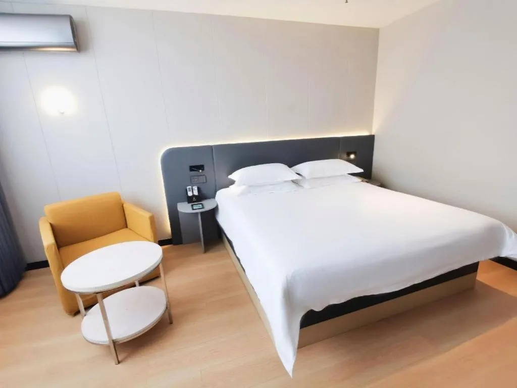 Bed in Jinjiang Inn Xuzhou Peixian Hancheng Road