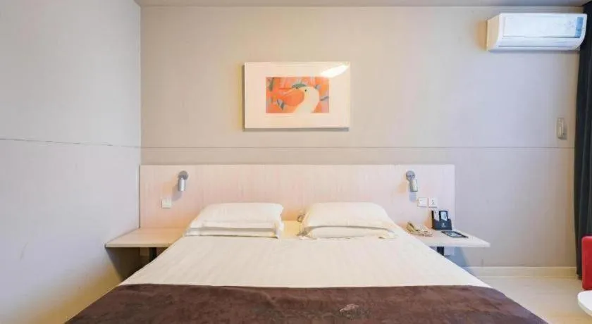 Bed in Jinjiang Inn Xuzhou Peixian Hancheng Road