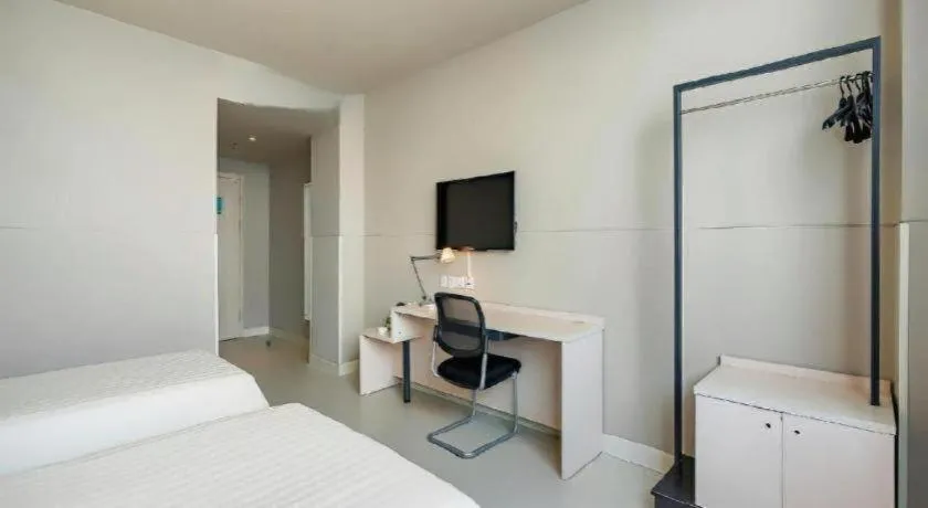 Bed in Jinjiang Inn Xuzhou Peixian Hancheng Road