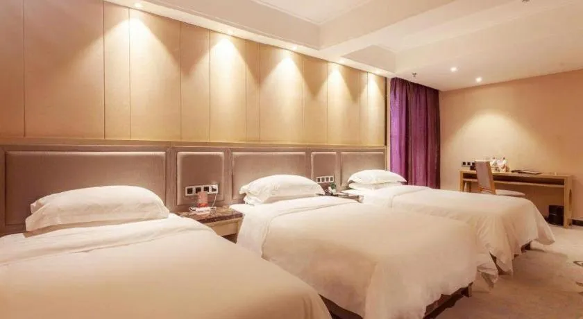 Bed in Guangzhou Rongjin hotel