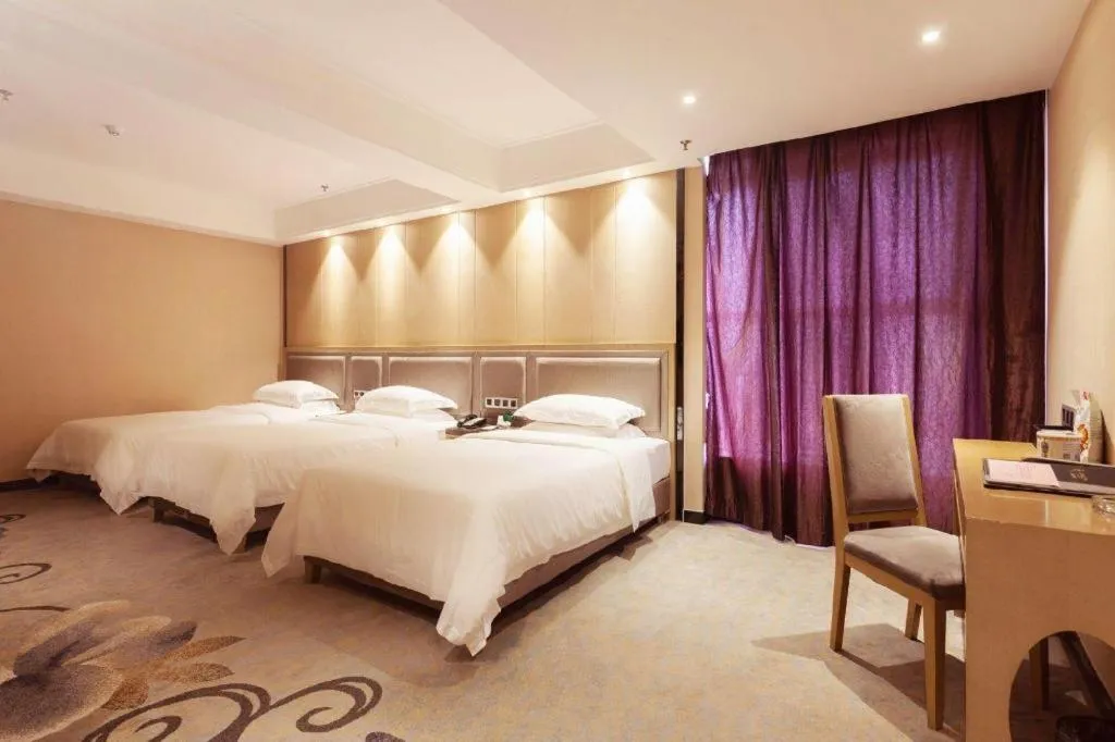Bed in Guangzhou Rongjin hotel