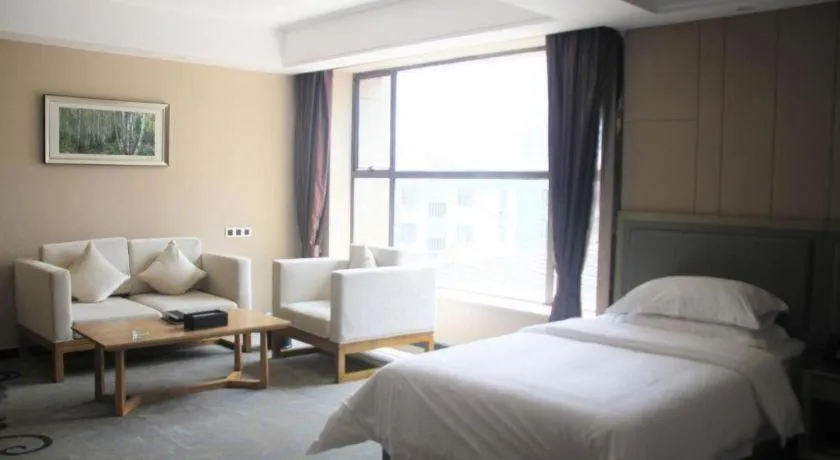 Bed in Guangzhou Rongjin hotel