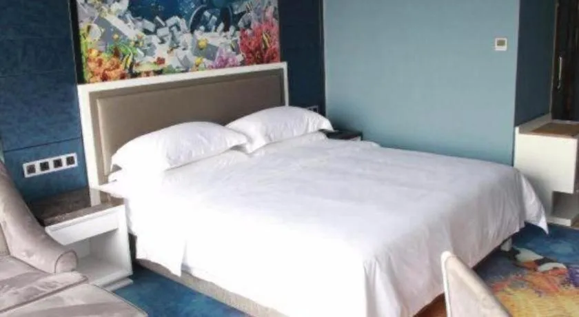 Bed in Guangzhou Rongjin hotel