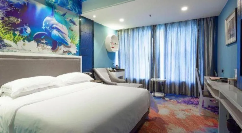 Bed in Guangzhou Rongjin hotel