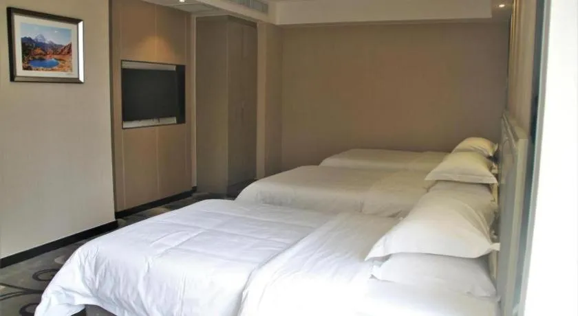 Bed in Guangzhou Rongjin hotel