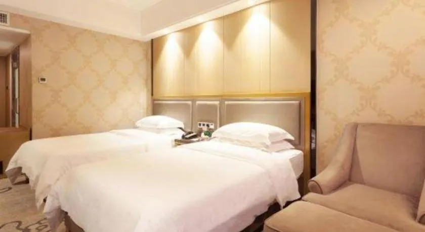 Bed in Guangzhou Rongjin hotel